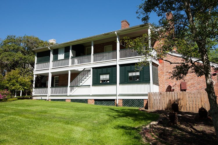 Monmouth Historic Inn Cottages