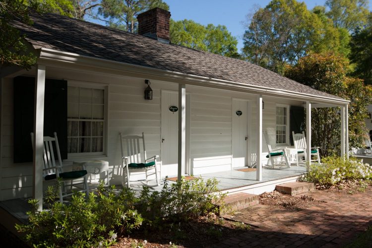 Monmouth Historic Inn Cottages