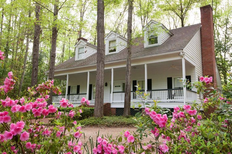 Monmouth Historic Inn Cottages