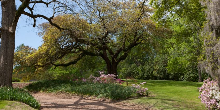 Monmouth Historic Inn Grounds