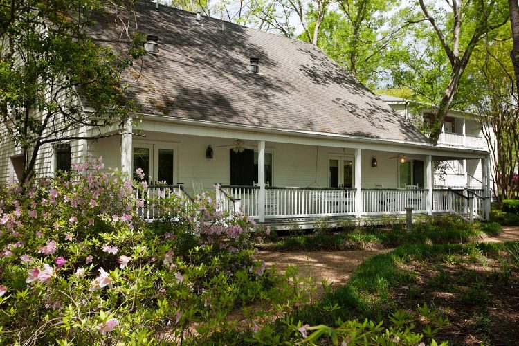 Monmouth Historic Inn Cottages