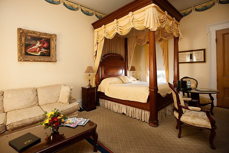 Calhoun Room 21