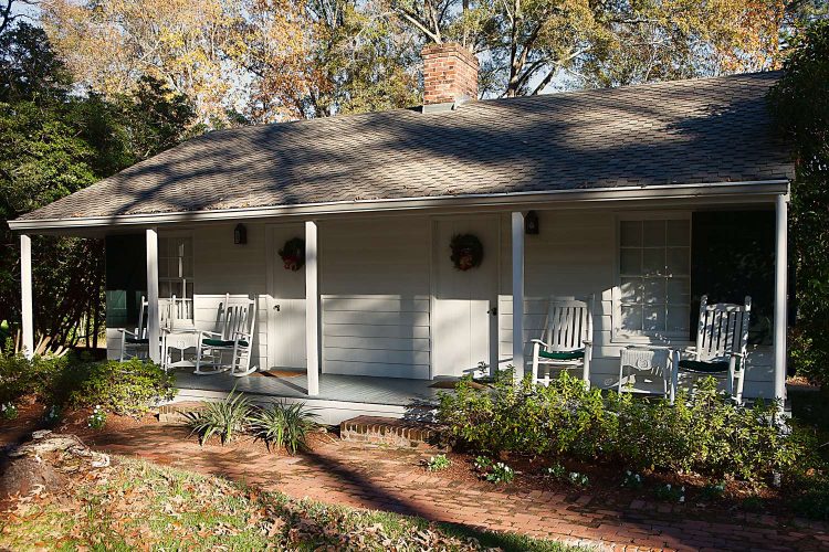 Monmouth Historic Inn Cottages