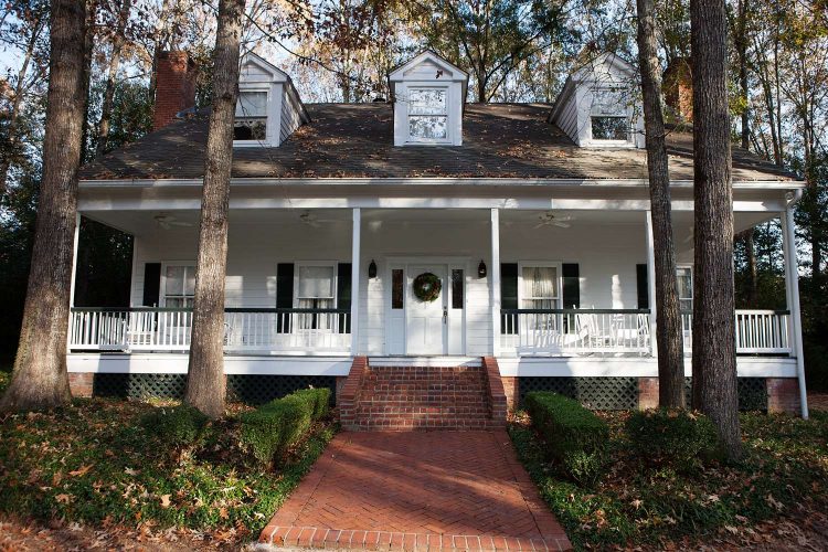 Monmouth Historic Inn Cottages