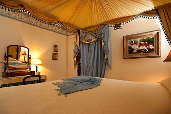Saragossa Suite bed