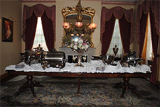 Banquet table